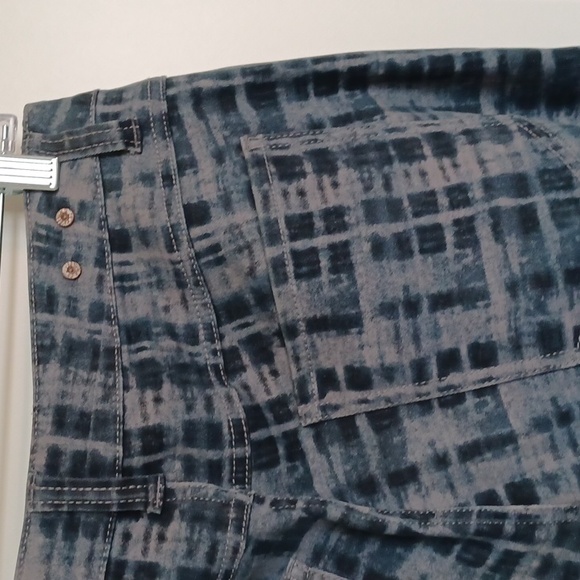 CAbi #3047 Skinny Grid Print Stretch Jeans ** Sz 8 - Picture 7 of 10